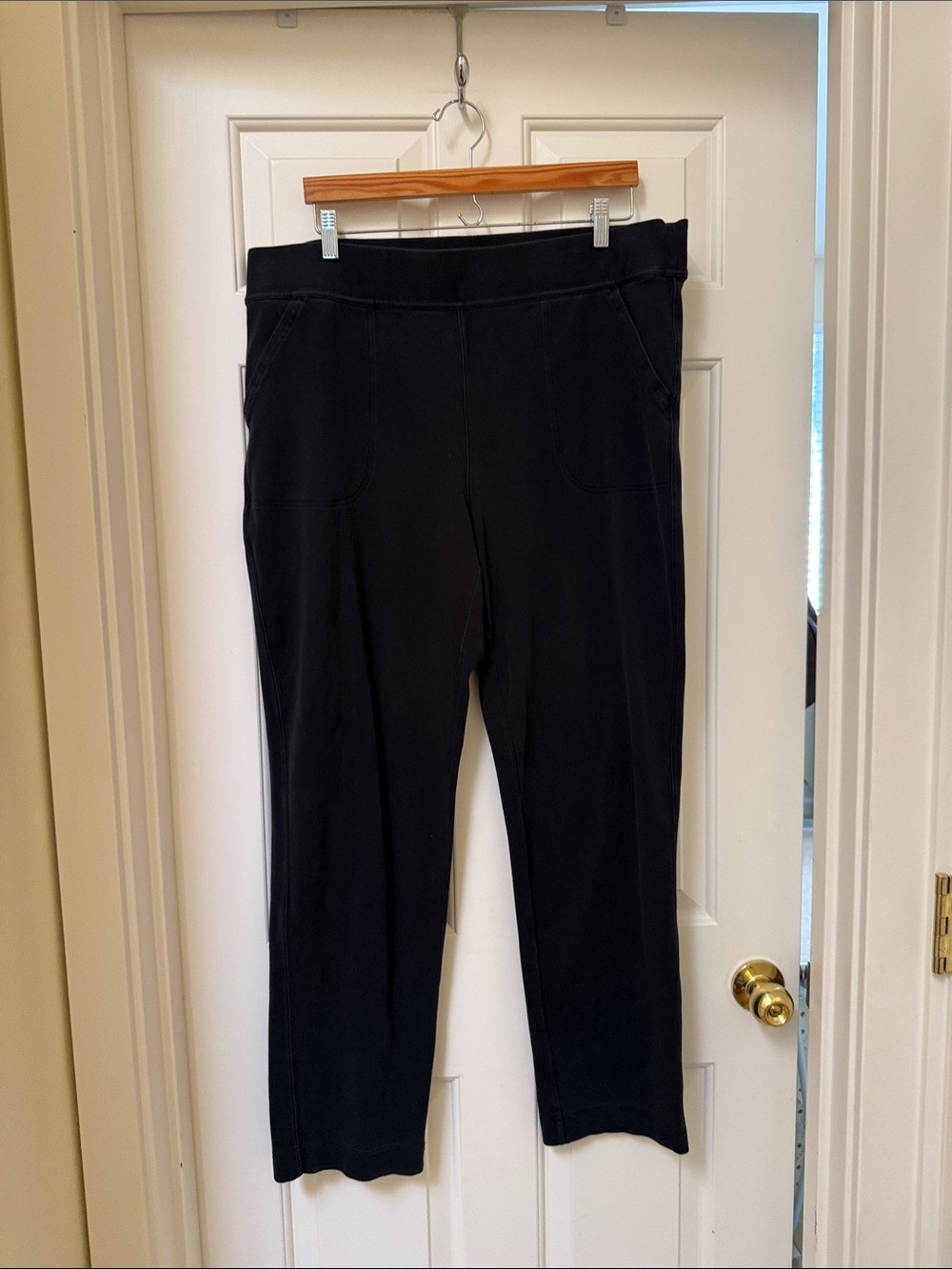 Duluth Trading Co Black Slim Leg Pull-On Women's Pants - XL